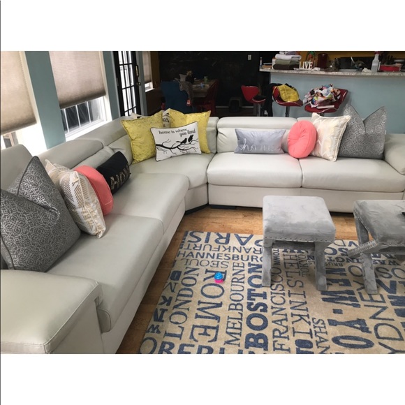 Leather Sectional great condition and warranty! - Picture 3 of 3